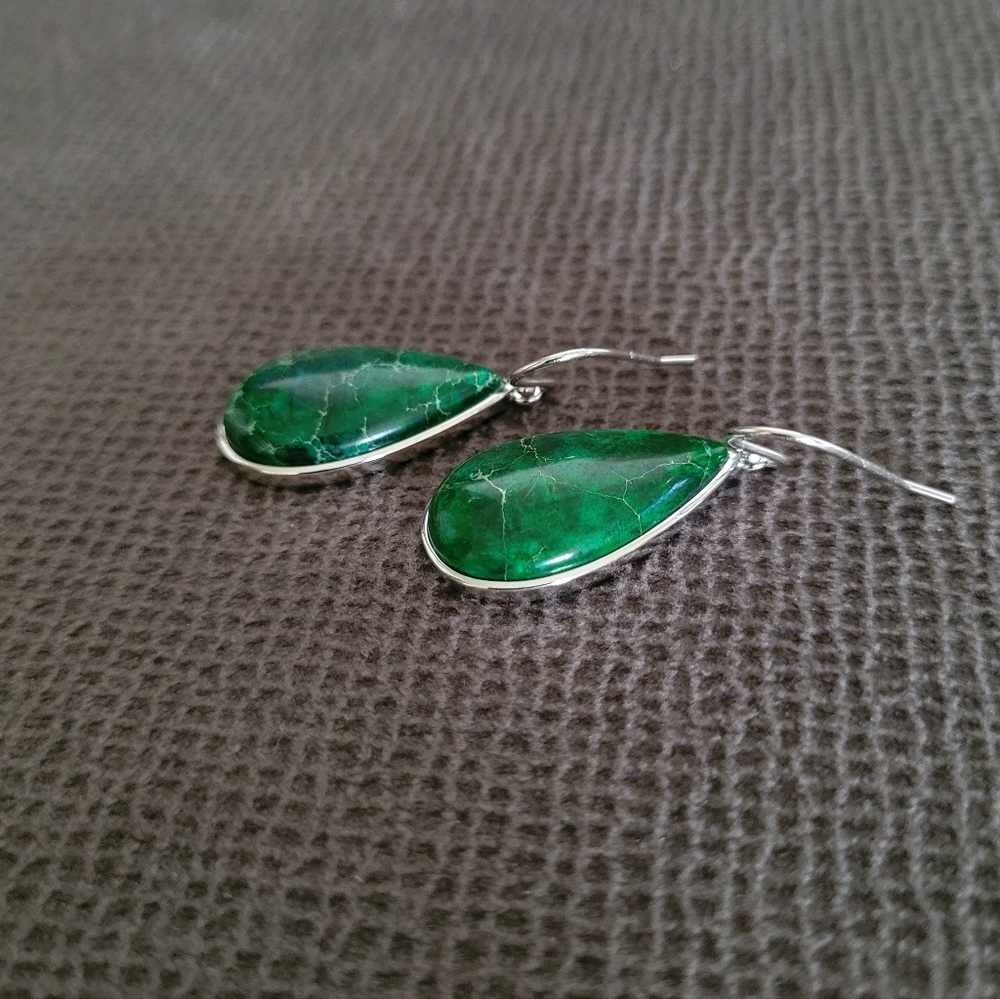 Iris & Lily Green💚 Jasper Earrings - Picture 7 of 16